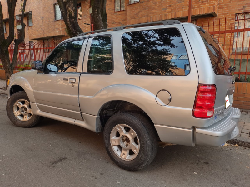 Ford Explorer Sport